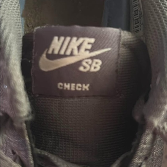 Nike SB Check Dark Sneakers - Picture 1 of 4